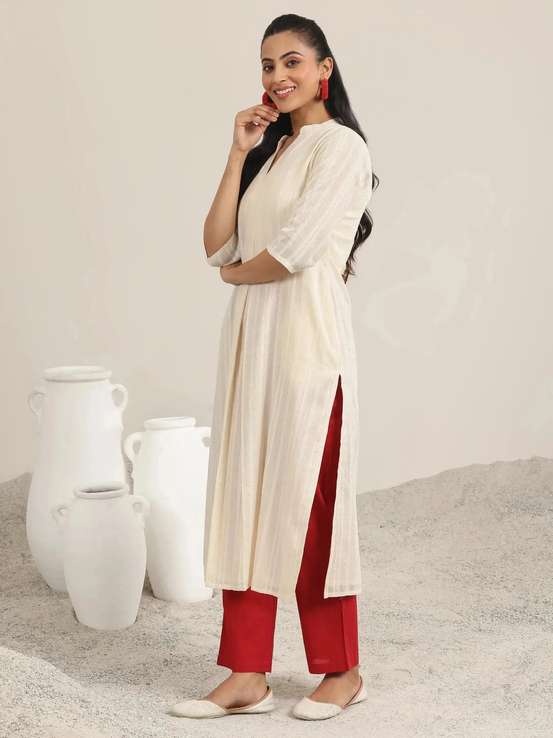 29343_2_c76a036b-f7f7-4943-b001-8f08630584a6.webp Off White Woven Design Cotton Straight Kurta - Image 1